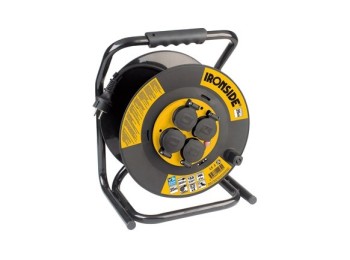 Enrollacable 3 x 2,5 / 25 m. 4 tomas con tapa ip44 con prote