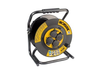 Enrollacable 3 x 2,5 / 40 m. 4 tomas con tapa ip44 con prote