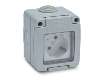 Base enchufe elec 10amp ip55 schuko tt est famat