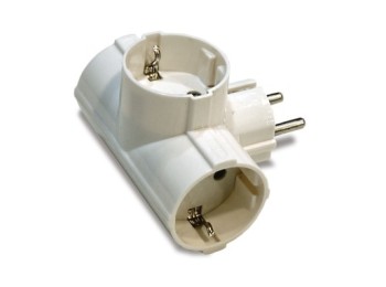 Adaptador elec 79x83x63 tt 16a-250v tri lat polic bl famat